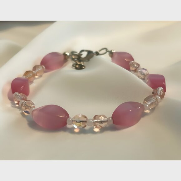 Pink Cat's Eye Twist Bead Bracelet - Picture 2 of 3